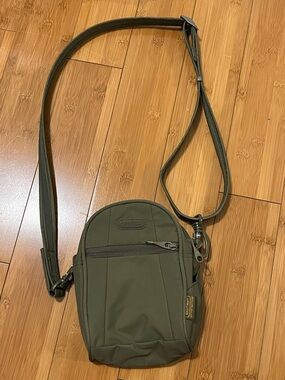 Pacsafe Olive Green metrosafe Crossbody Anti-Theft Shoulder Bag